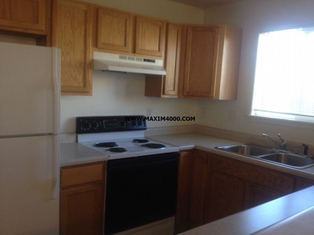 1138 E Carolina Ave - Photo 3 of 12