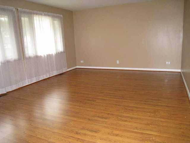 1119 Bosworth Ln - Photo 2 of 14