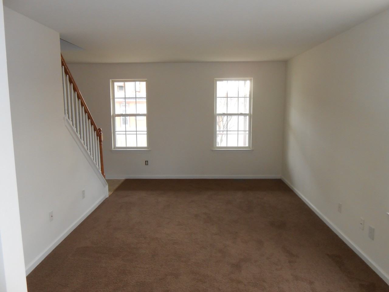 105 E Browning Rd - Photo 2 of 12