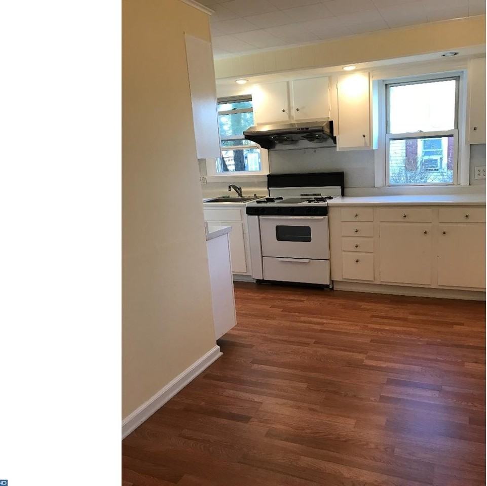 515 Charles Ave - Photo 3 of 13