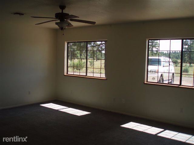 3250 W Coyote Dr - Photo 3 of 5