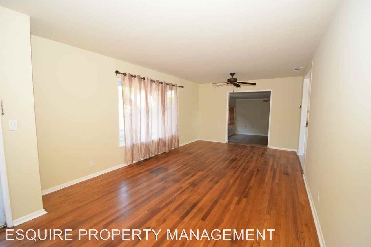 4533 North St - Photo 2 of 13