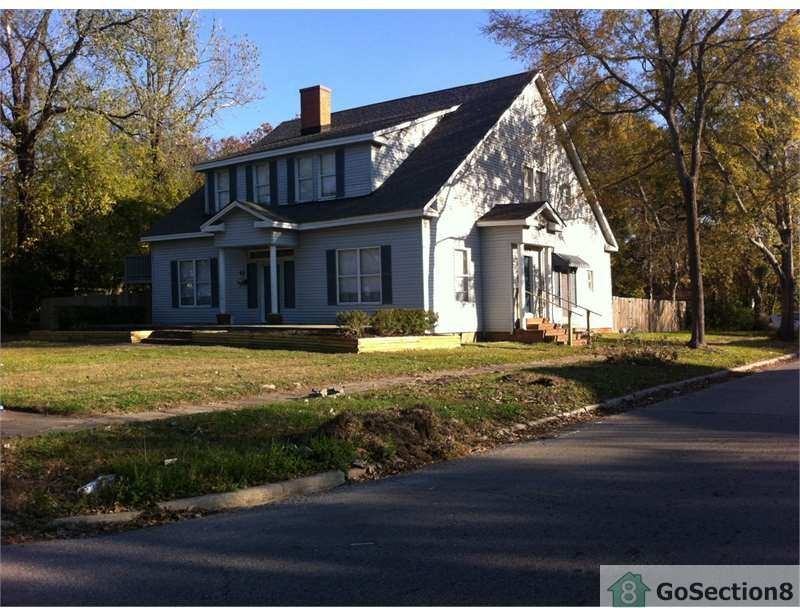 611 W Grove Ave - Photo 2 of 18