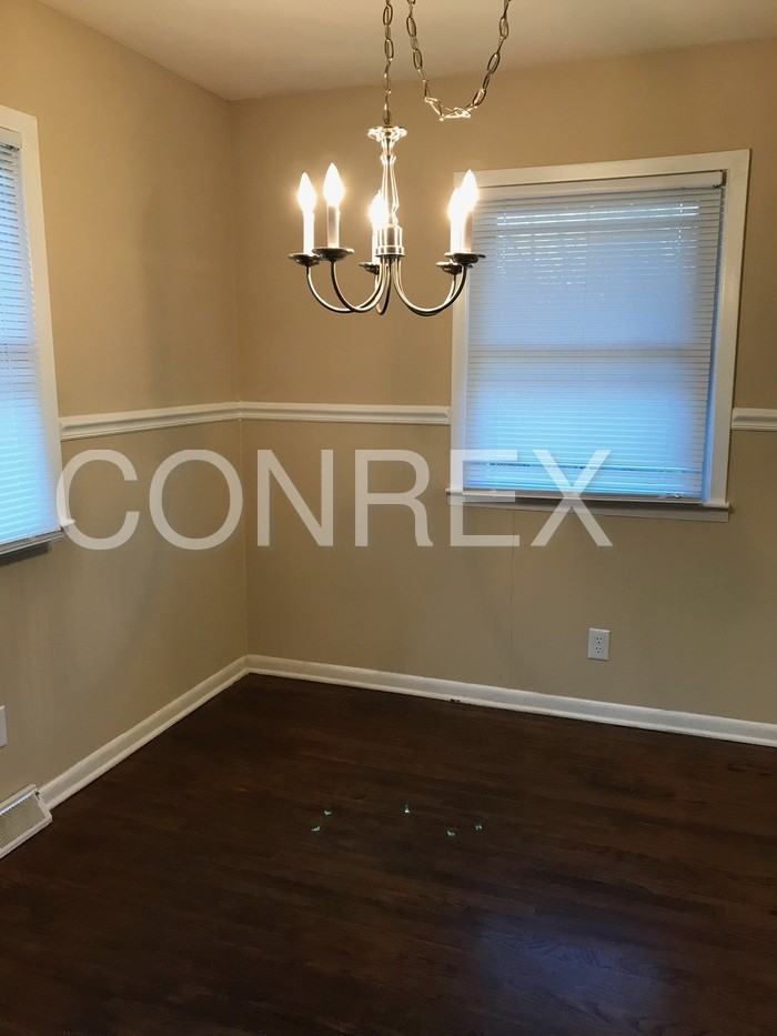 2336 NE 38th St - Photo 3 of 12