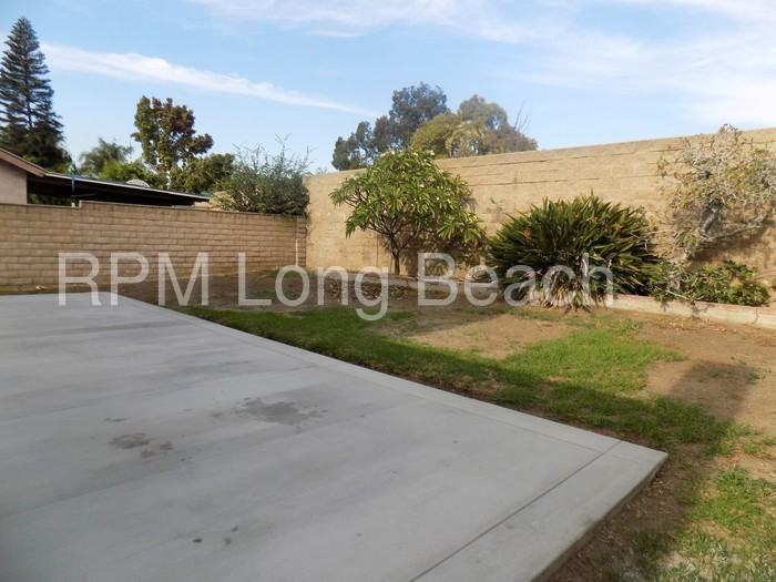 5495 E Village Dr - Photo 2 of 9