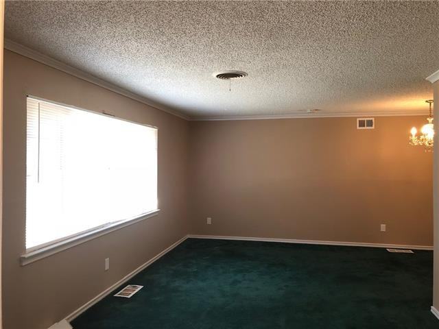 2360 Greenland Dr - Photo 3 of 27