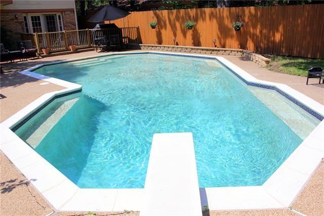 1401 Donna Ln - Photo 2 of 36