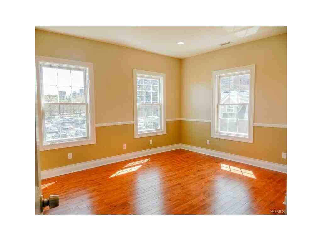 100 Sickles Avenue - Photo 3 of 14