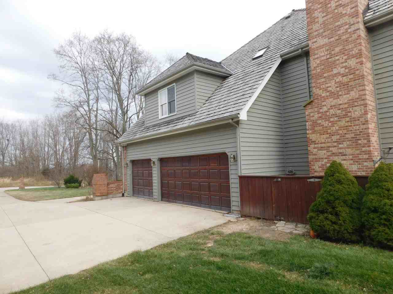 38838 N Oakcrest Ln - Photo 2 of 3