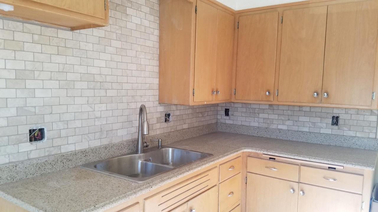 4403 N Sheffield Ave - Photo 2 of 7