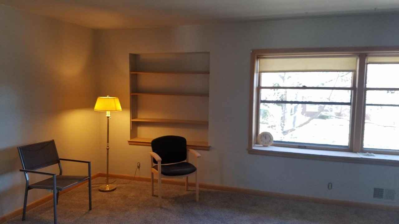 4403 N Sheffield Ave - Photo 3 of 7