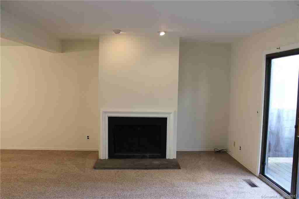 237 Strawberry Hill Ave #38 - Photo 3 of 13