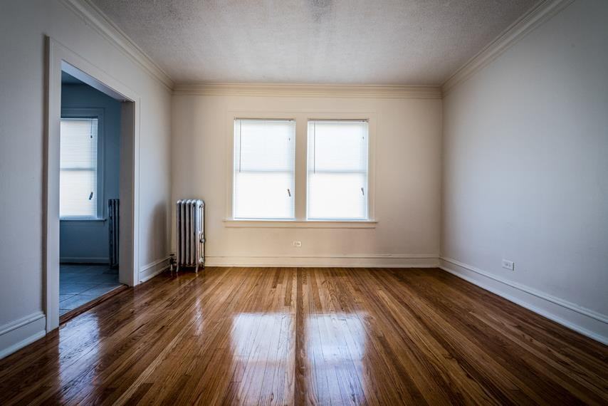 702 N Waller Ave - Photo 2 of 5