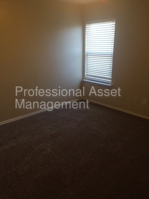 7437 Diamond Springs Tr - Photo 2 of 16