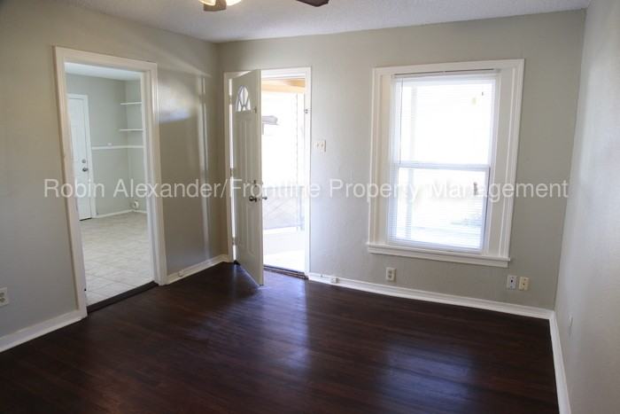 1819 Brittain St - Photo 3 of 15