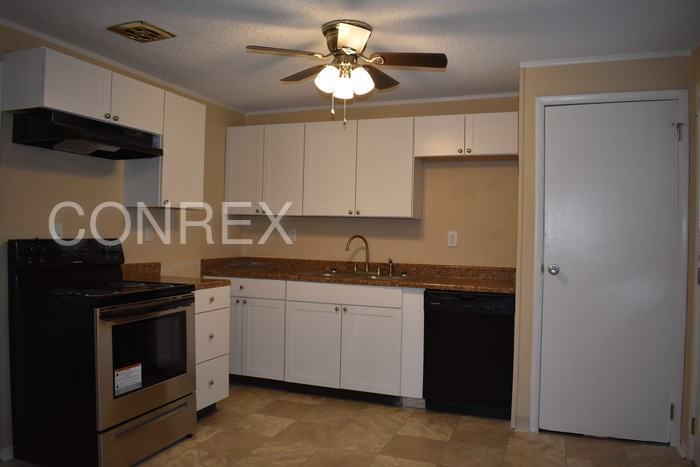 3715 Concord Dr - Photo 3 of 10