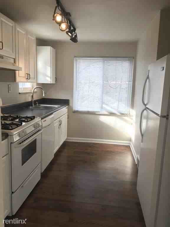 4383 Coleridge St - Photo 3 of 10