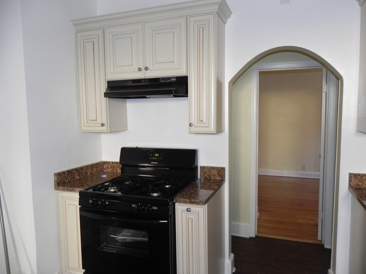 105 Washington Ave - Photo 3 of 10