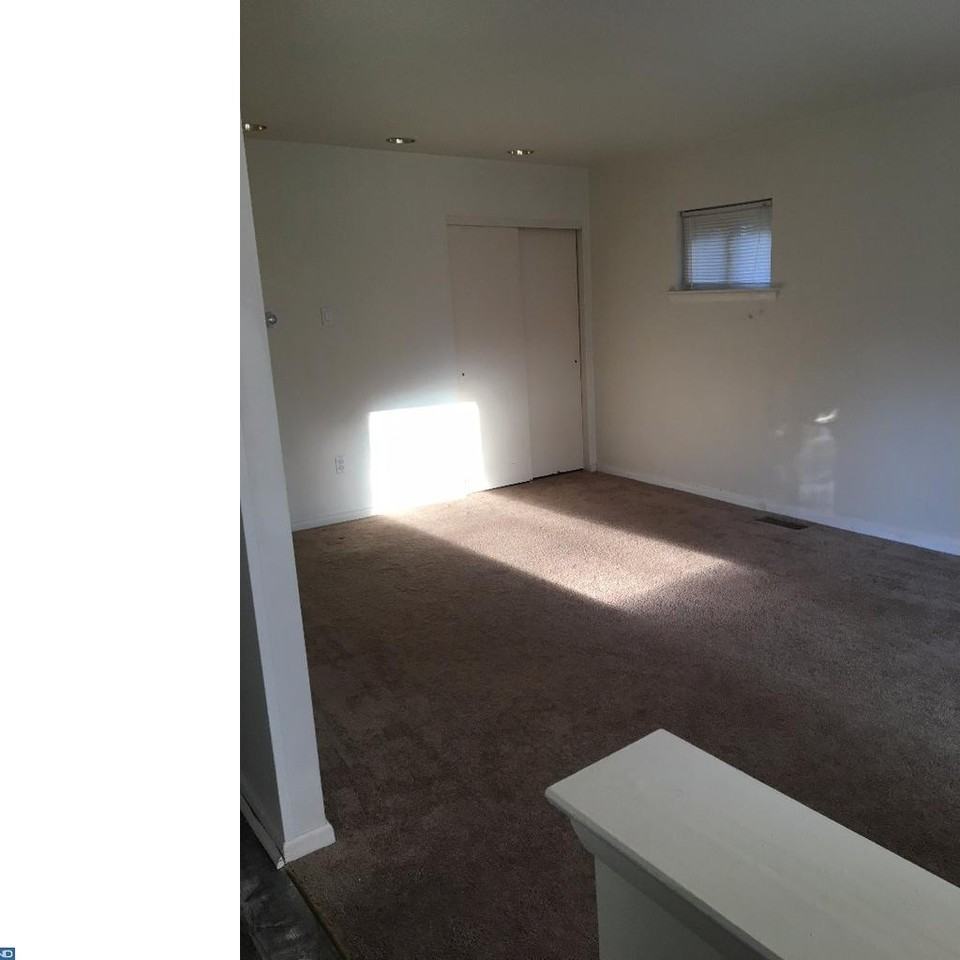 321 Hoffnagle St - Photo 3 of 9