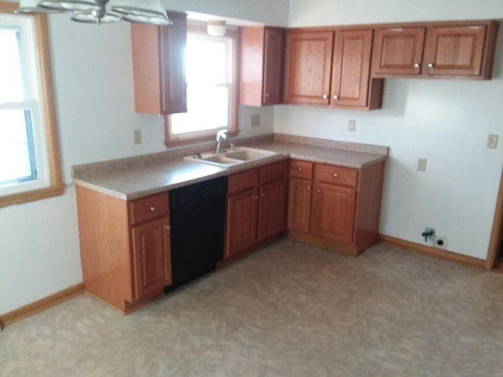 3358 S 84th St - Photo 2 of 7