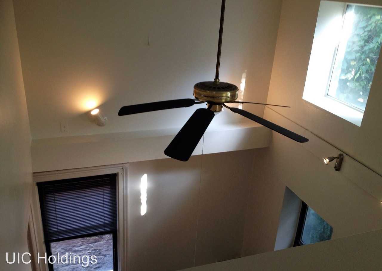 595 Martin Luther King West - Photo 3 of 9