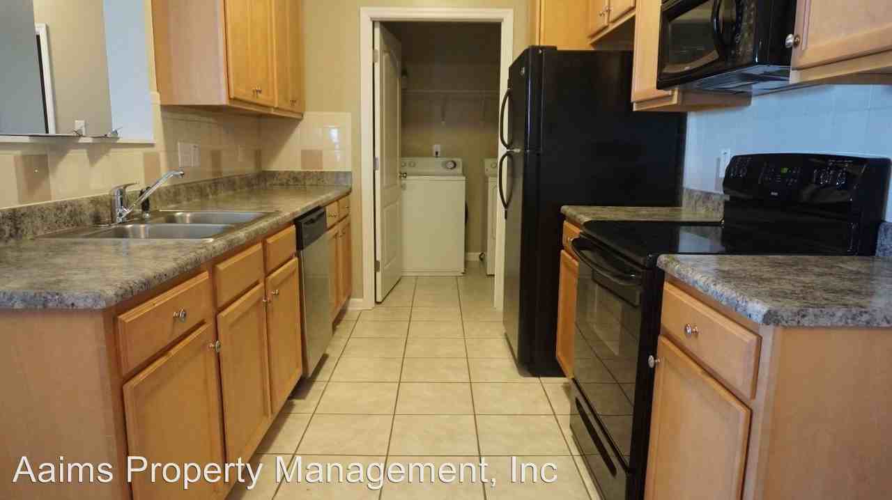 1320 Kershaw Loop - Photo 3 of 12