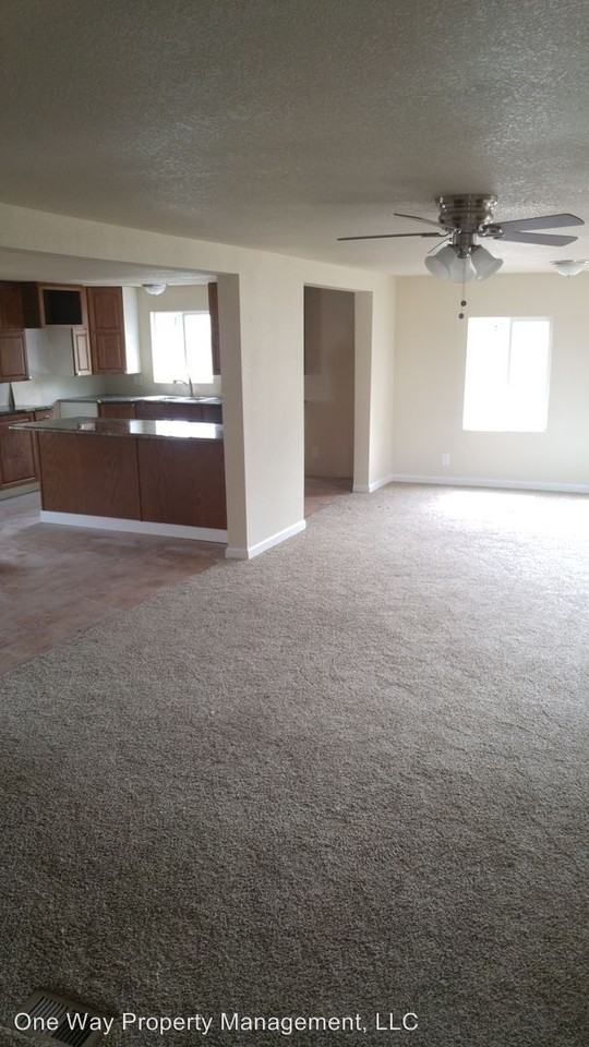 715 1st Ave - Photo 3 of 3