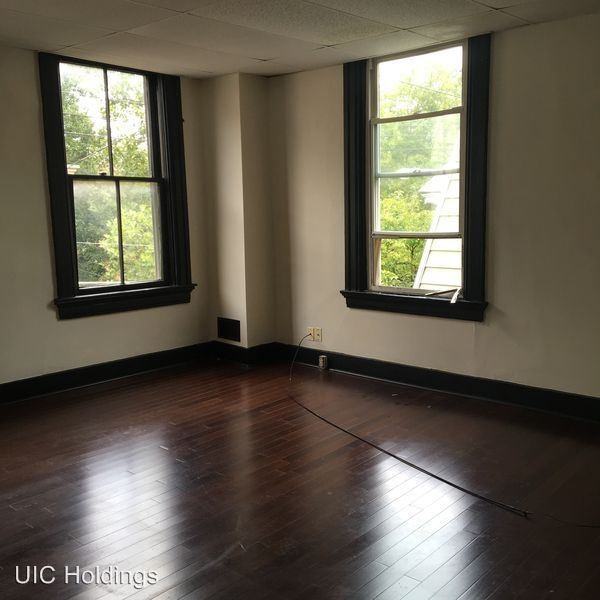 7 West Hollister - Photo 2 of 7