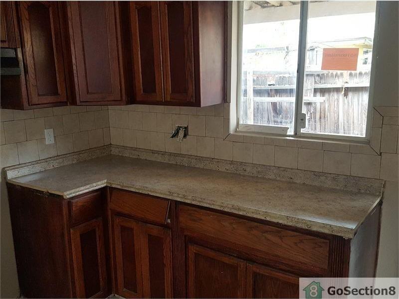 2039 Oregon St - Photo 2 of 12