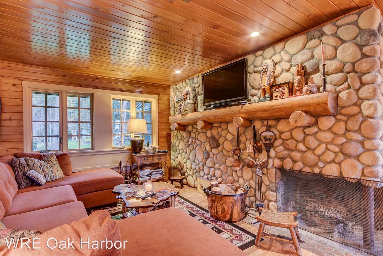 2123 Madrona Way - Photo 3 of 29