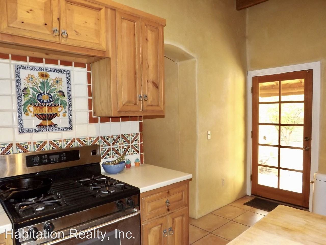 290 E 17th St - Photo 2 of 24