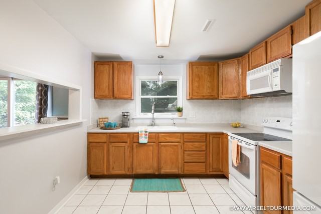 313 Berkshire Dr - Photo 3 of 25