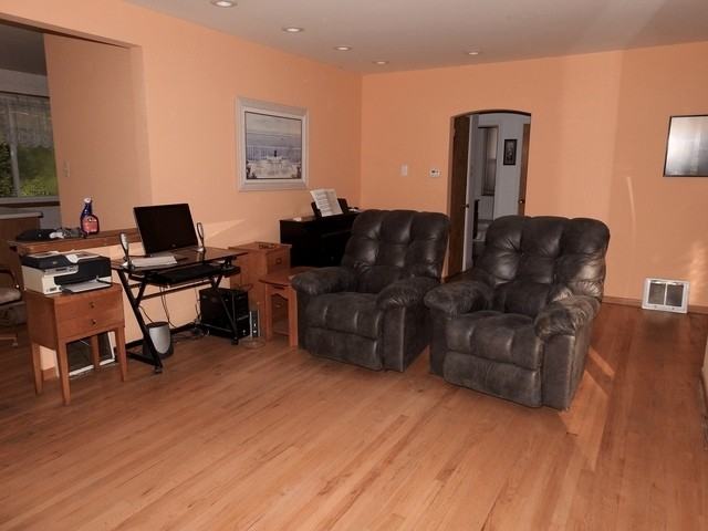 9936 Drury Ln - Photo 3 of 13