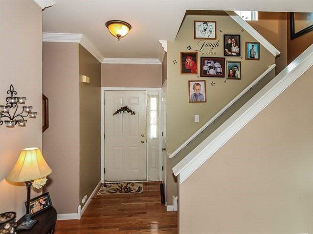 10 Rolling Hills Ct - Photo 2 of 23
