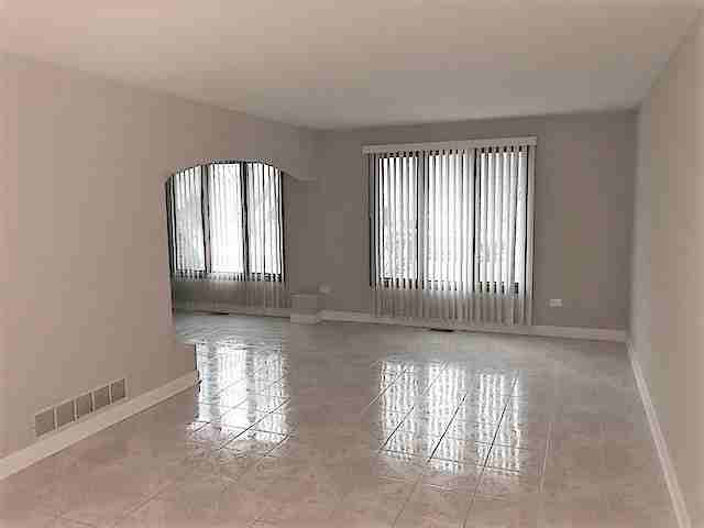 14616 Sawyer Ave - Photo 2 of 13