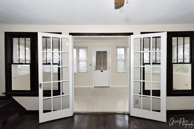 21563 Pine St - Photo 3 of 36