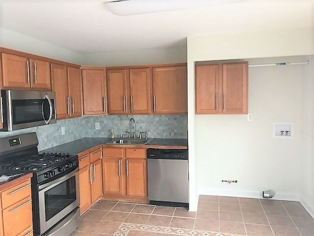 204 Gordon Ave - Photo 3 of 12