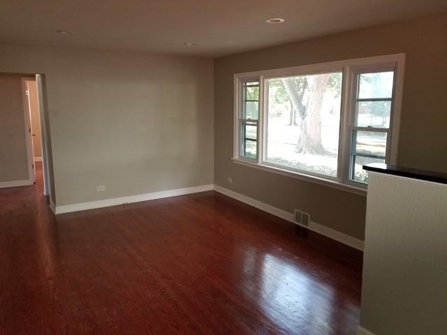 115 Williams St - Photo 2 of 14