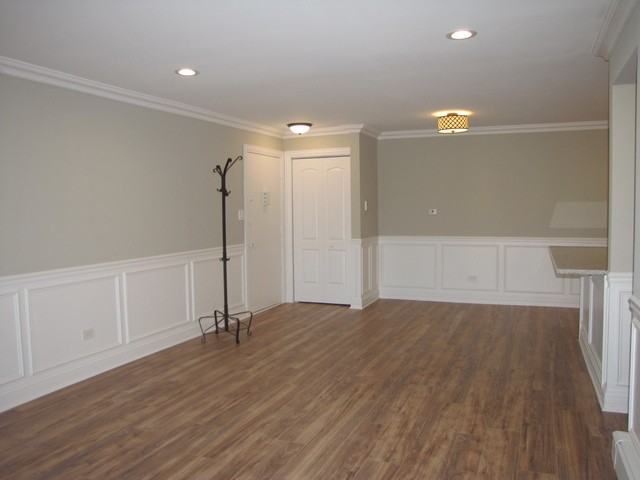 875 Tree Ln #302 - Photo 3 of 24