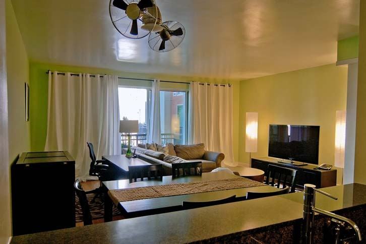 Contemporary and Modern 1 Bedroom Apartment at Downtown Seattle - Photo 3 of 10