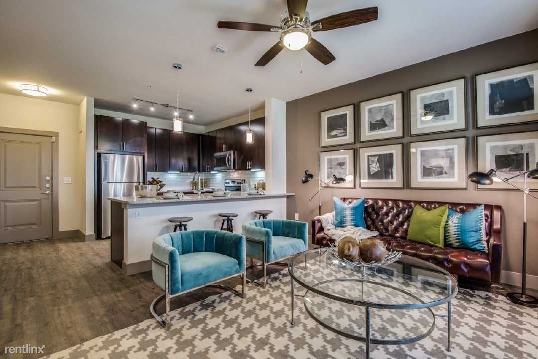 Wiseman and 1604 - Photo 2 of 5