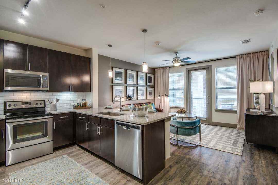Wiseman and 1604 - Photo 3 of 5