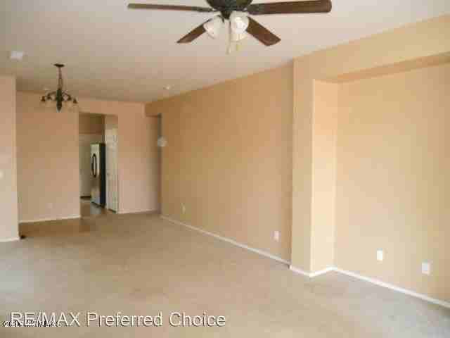 20500 N 262nd Ave - Photo 2 of 6