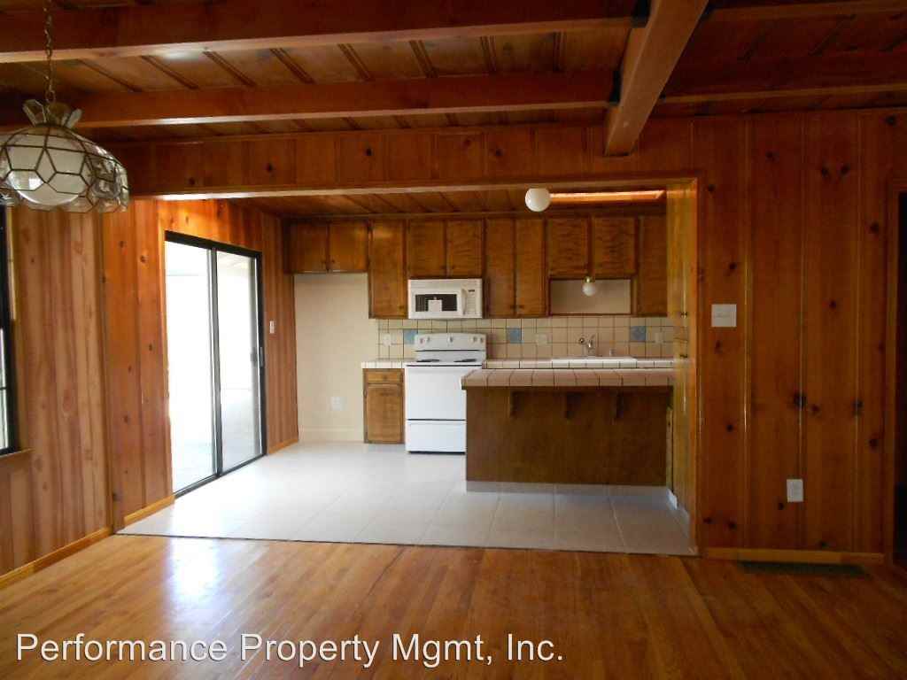 4737 N Wishon Ave - Photo 3 of 12