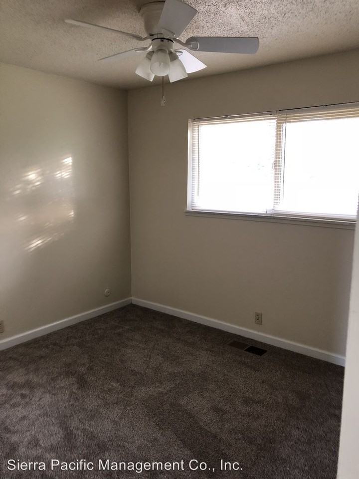 2809 Maple St - Photo 2 of 4