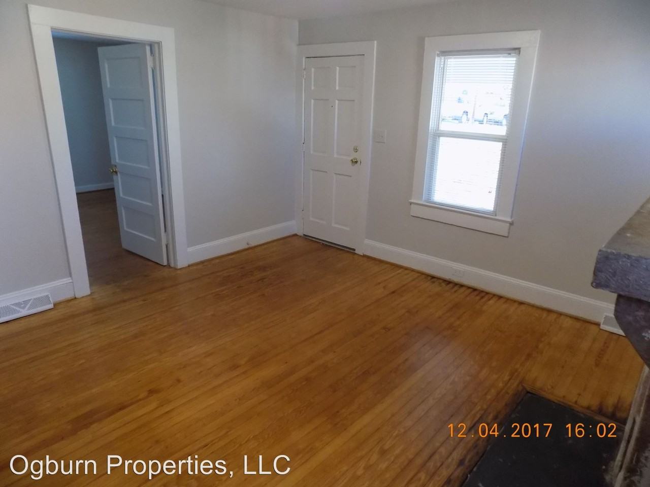 1328 Winfield Dr - Photo 3 of 12