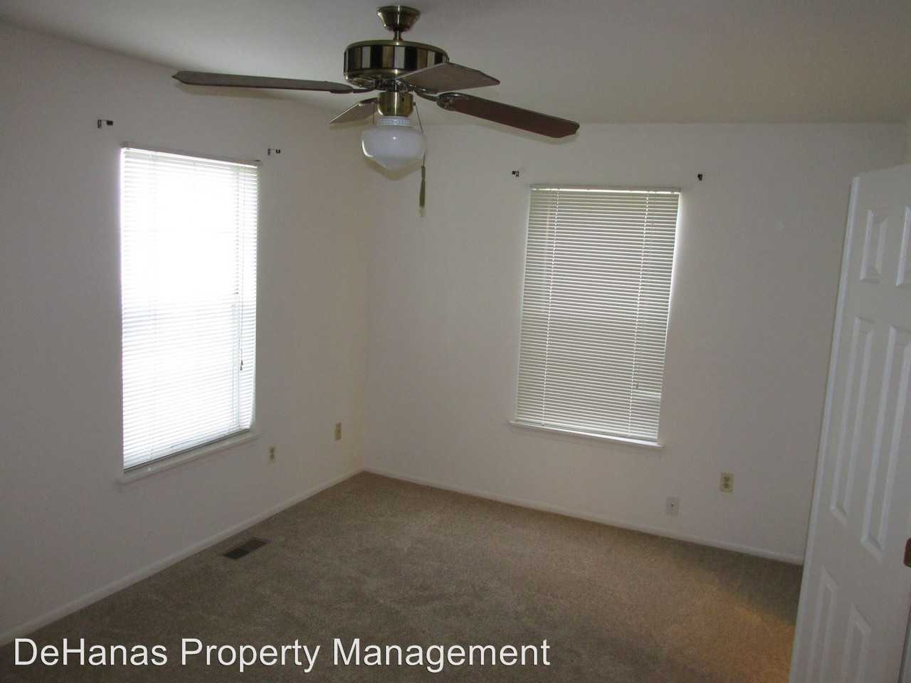 17 Sandra Ct - Photo 3 of 19