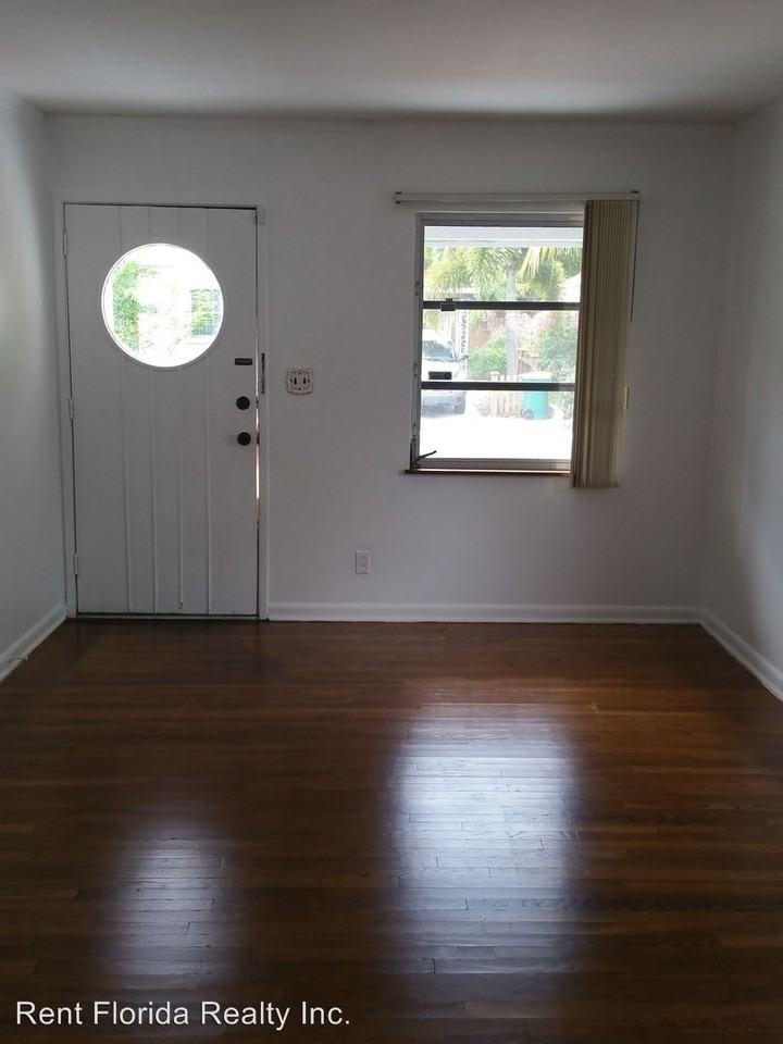 1616 North N Street - Photo 2 of 13