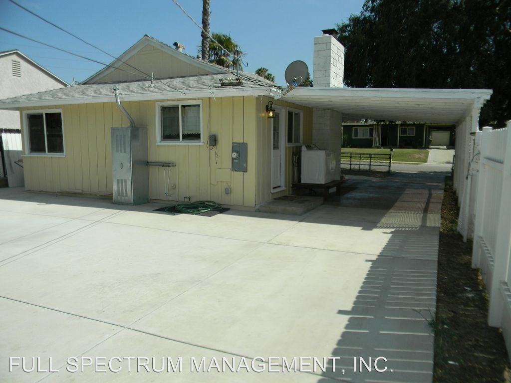 1861 Spring Garden St - Photo 3 of 6