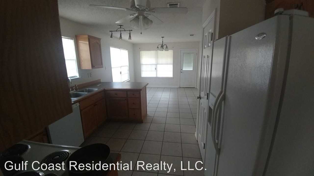13112 Sunview Cove - Photo 3 of 7